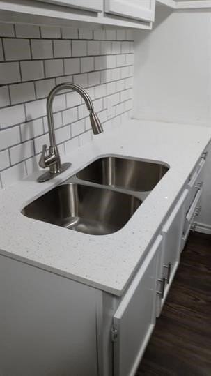 1102 E Lamar St #A - Photo 2 of 7
