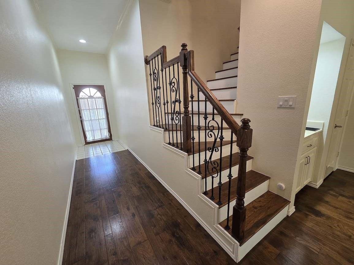 5839 Lake Point Dr - Photo 2 of 22