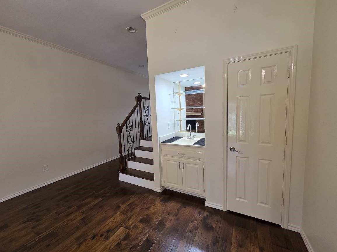 5839 Lake Point Dr - Photo 5 of 22