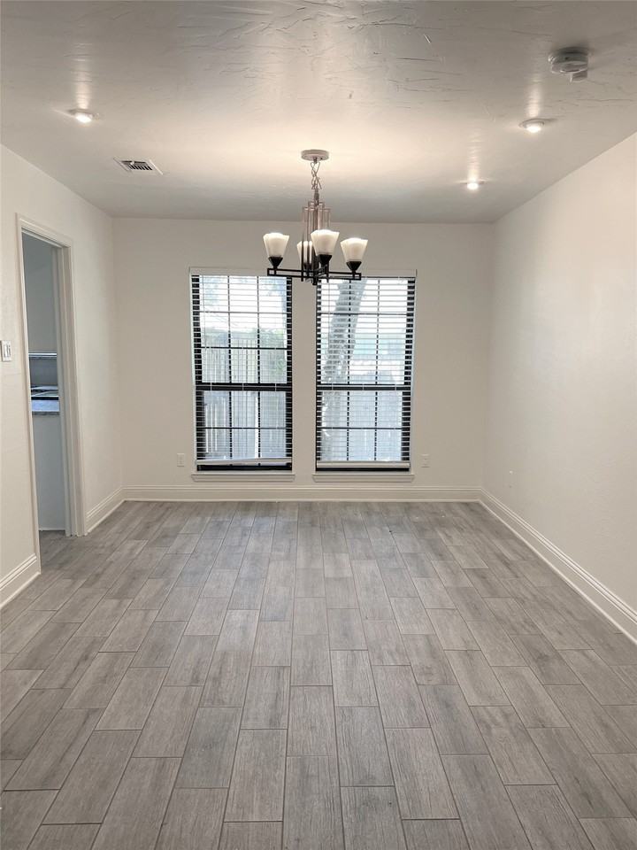 9408 Summerhill Ln - Photo 4 of 11