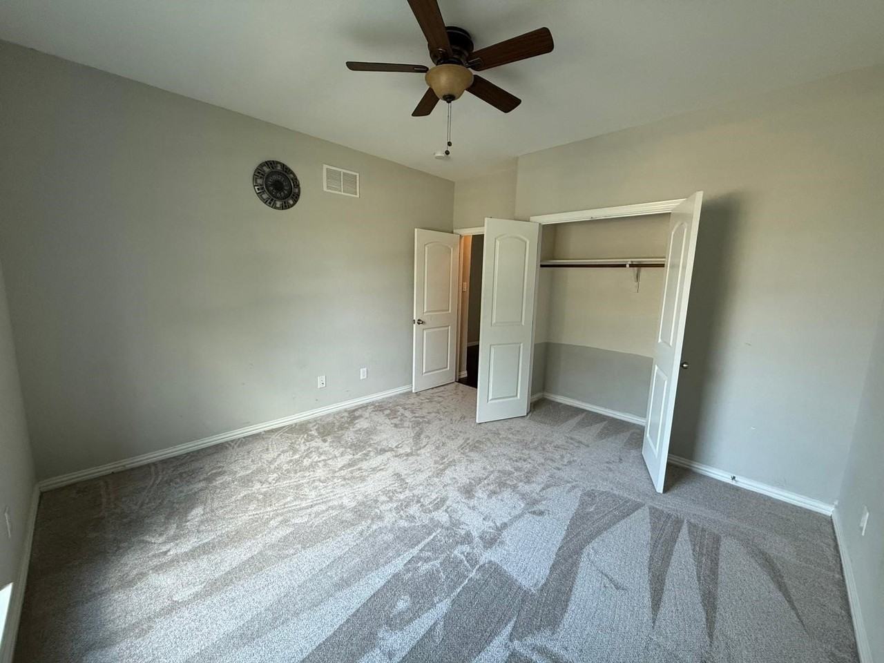 5613 Alpenrose Ave - Photo 4 of 23
