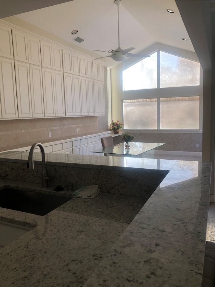 11333 Strait Ln - Photo 5 of 38