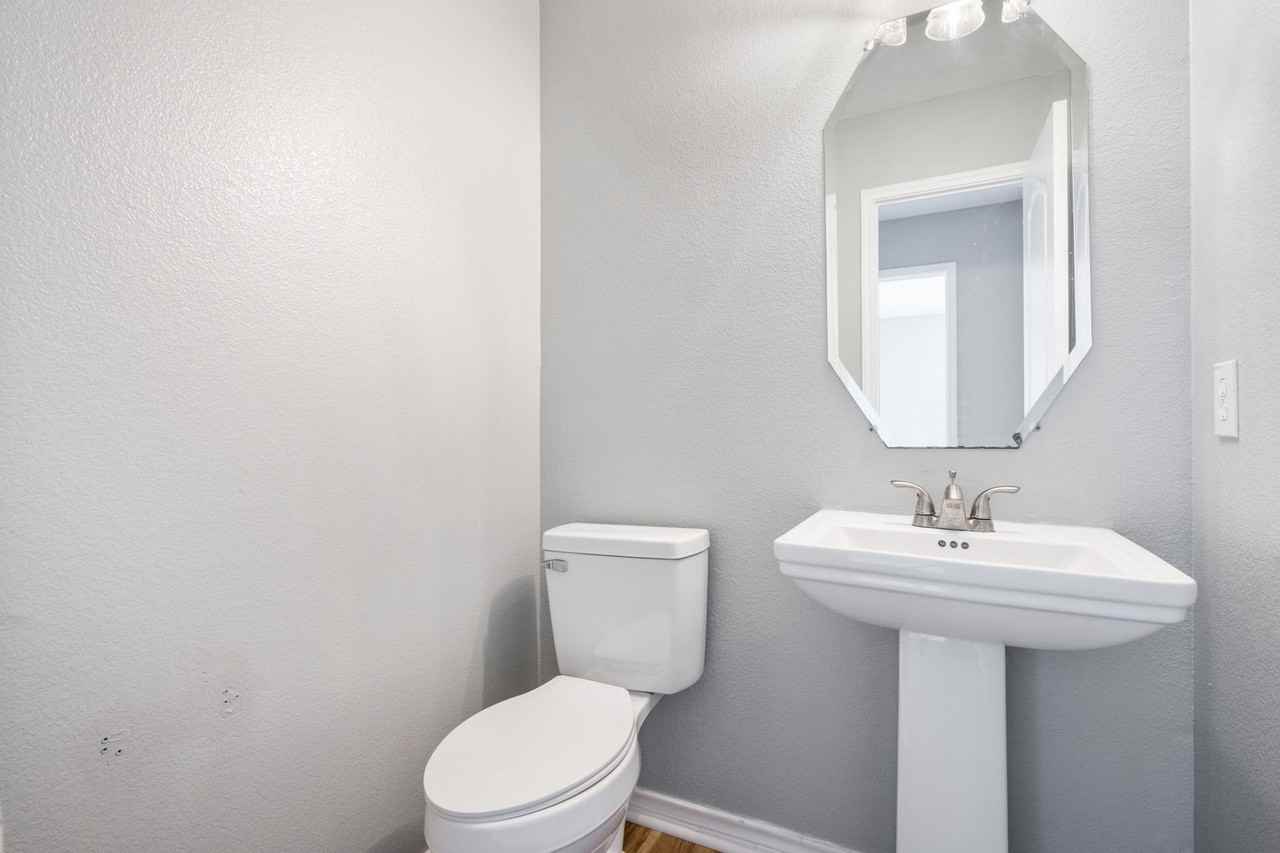 14801 Whispering Ct - Photo 7 of 24