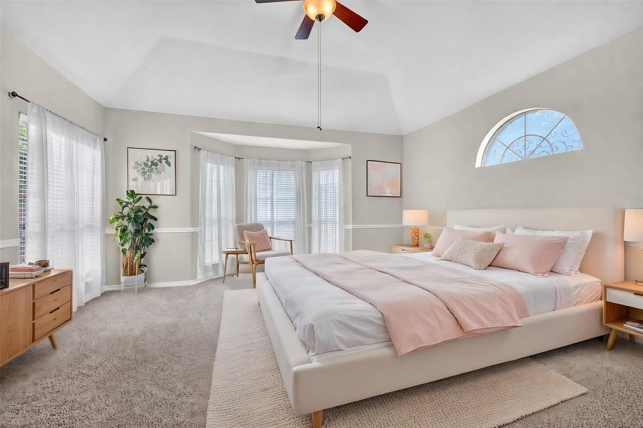 358 Fairlanding Ave - Photo 6 of 22