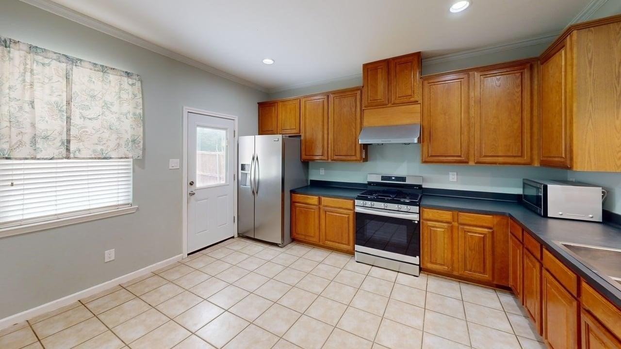 6513 Cartier Ct - Photo 6 of 20