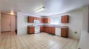 5727 Hunters Bend Ln - Photo 6 of 20
