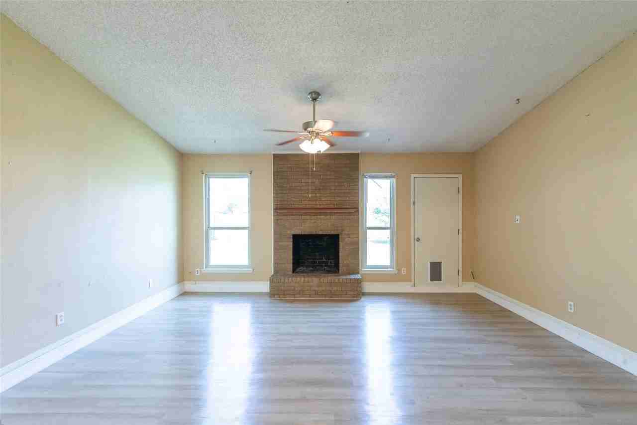 1733 Chucker Ct - Photo 2 of 28