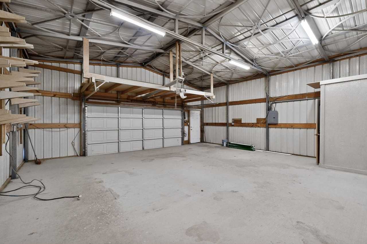 6553 Private Road 2270 - Photo 5 of 32