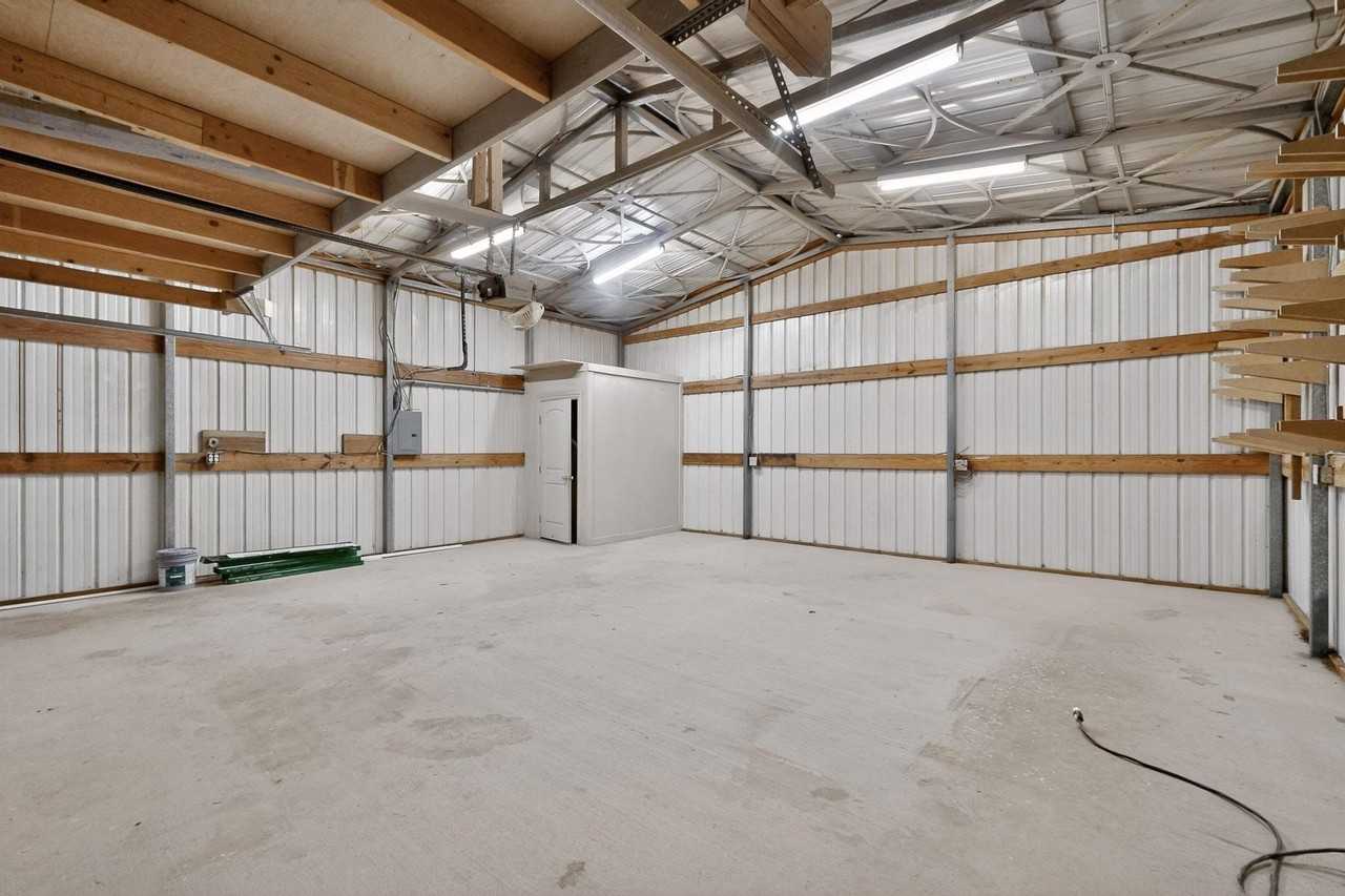 6553 Private Road 2270 - Photo 6 of 32