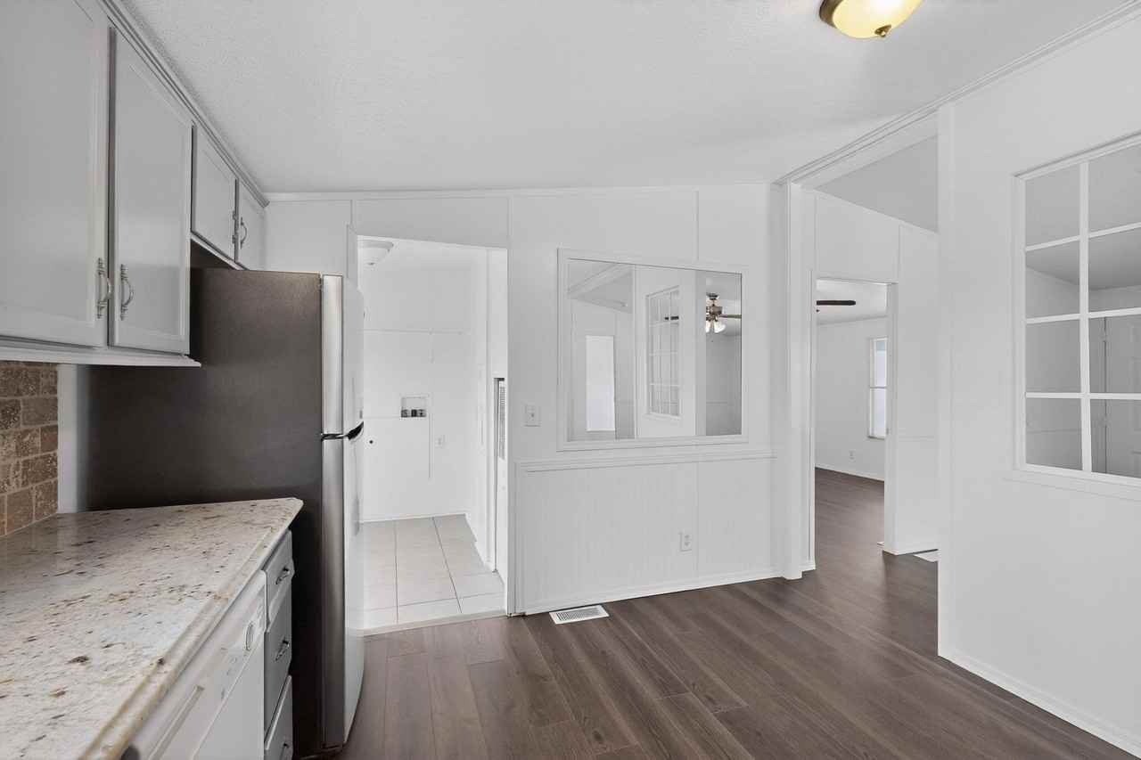 6553 Private Road 2270 - Photo 7 of 32