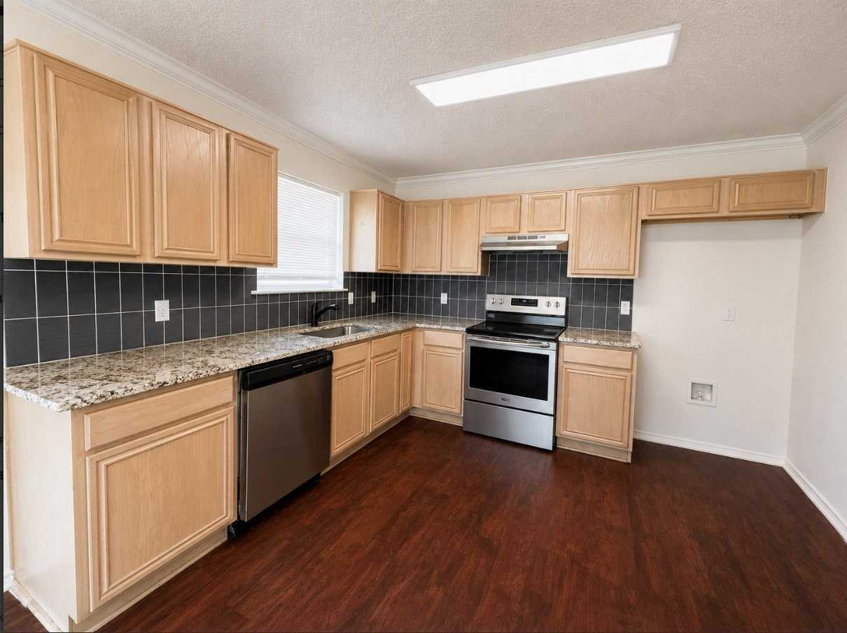 6409 Riverwater Trl - Photo 4 of 15