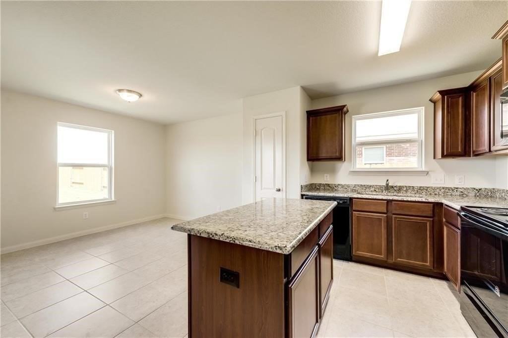 1221 Arizona - Photo 2 of 20