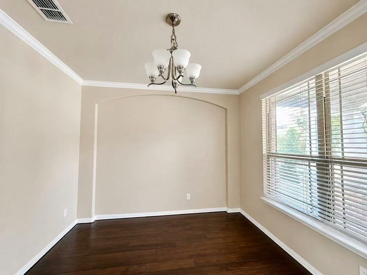 2316 Grant Park Way - Photo 5 of 20