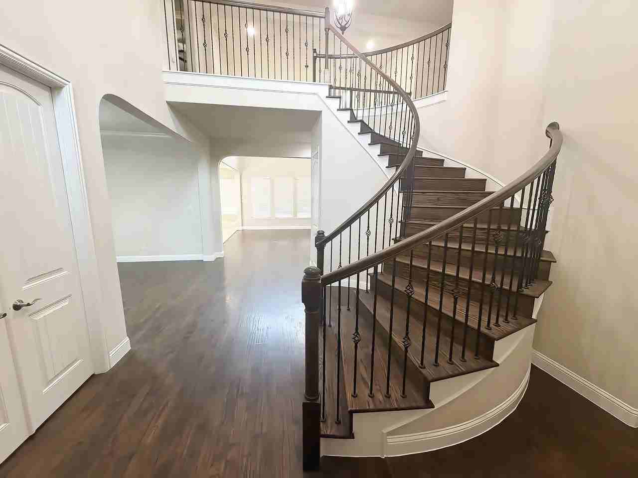 14803 Huffman Ln - Photo 3 of 32