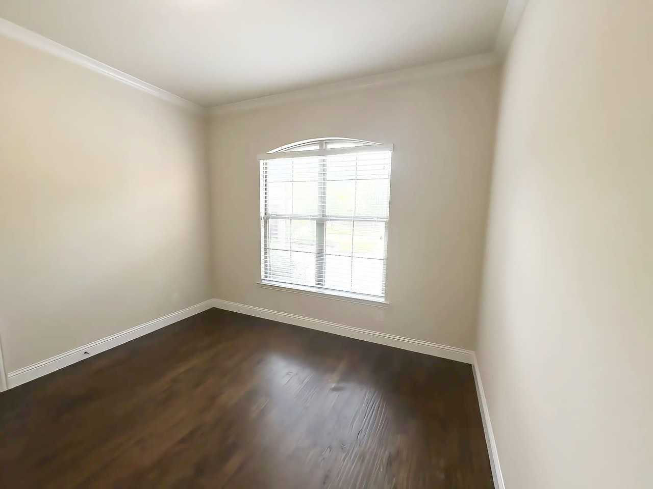 14803 Huffman Ln - Photo 6 of 32