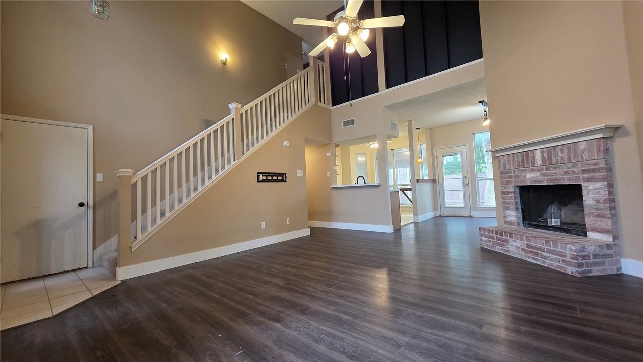 108 Indian Oaks Trl - Photo 3 of 22