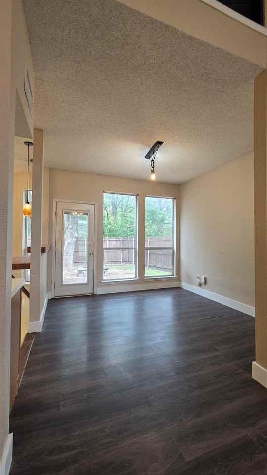 108 Indian Oaks Trl - Photo 5 of 22