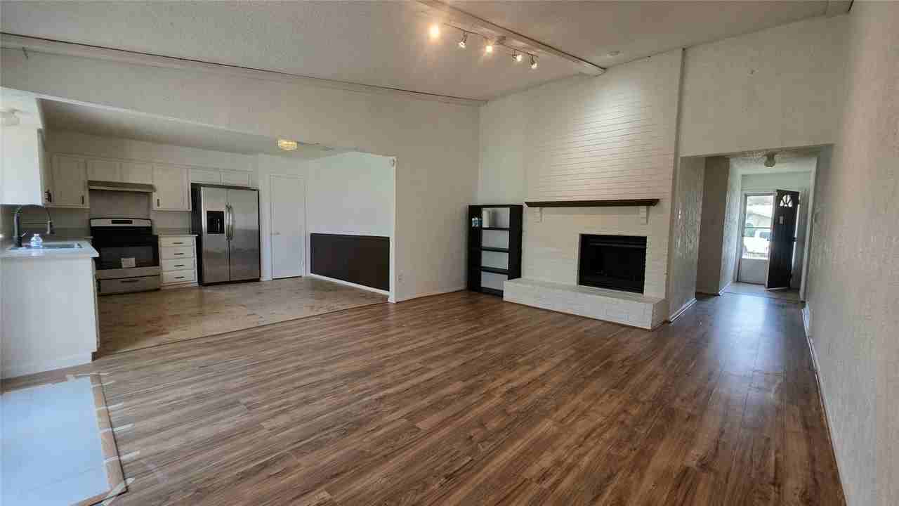 2018 Steamboat Springs Dr - Photo 2 of 15