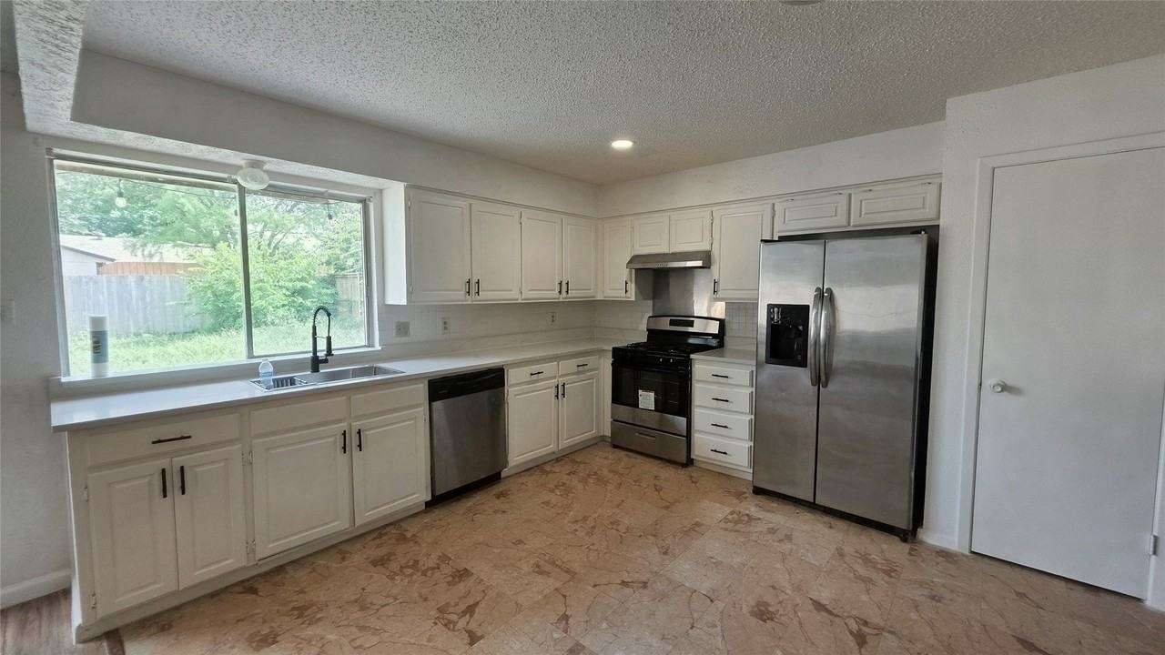 2018 Steamboat Springs Dr - Photo 4 of 15
