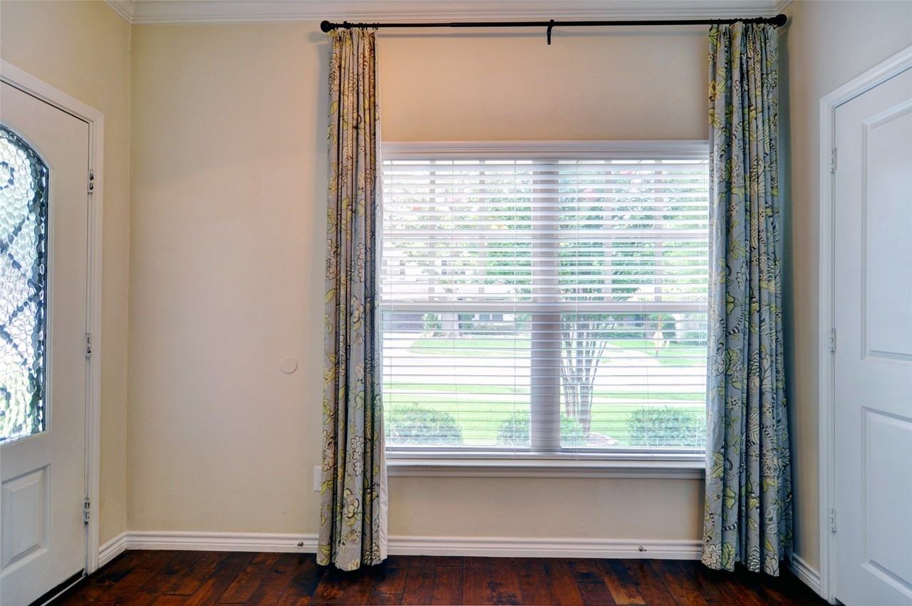 3409 Hamilton Ave - Photo 4 of 30