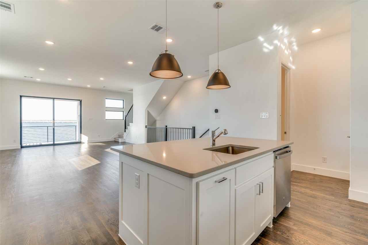 800 War Admiral Dr - Photo 6 of 24