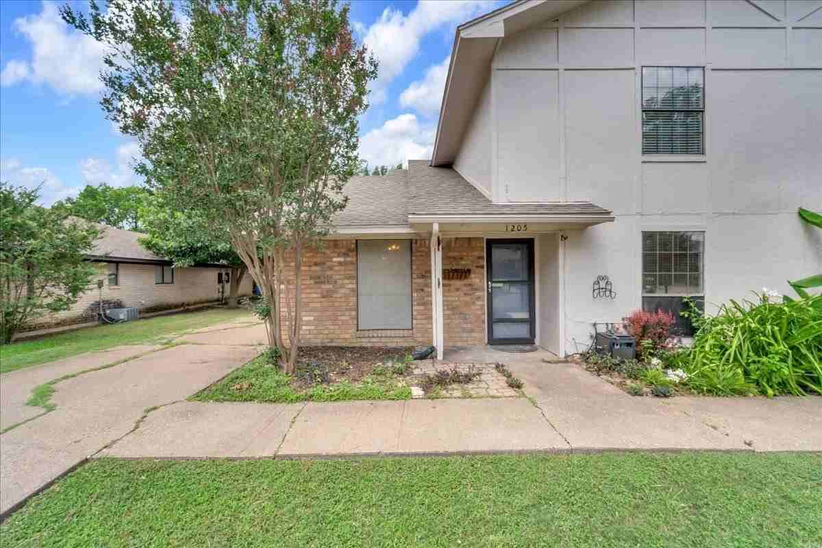 1205 Fairhaven Dr