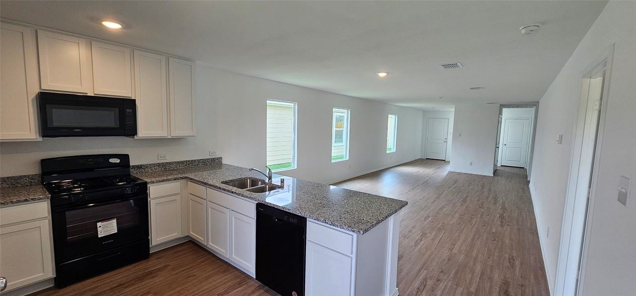 1121 Desert Willow Dr - Photo 7 of 31