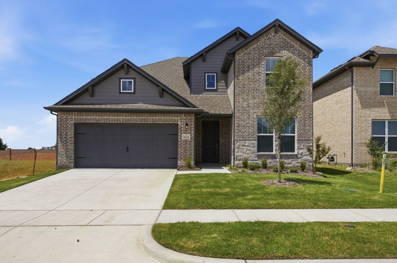 1224 Redcoat Dr