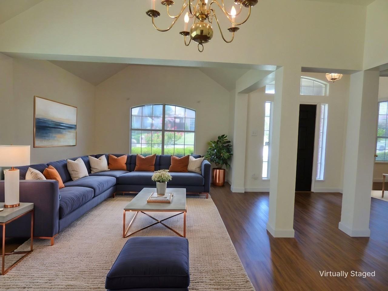 3904 Valez Dr - Photo 4 of 34