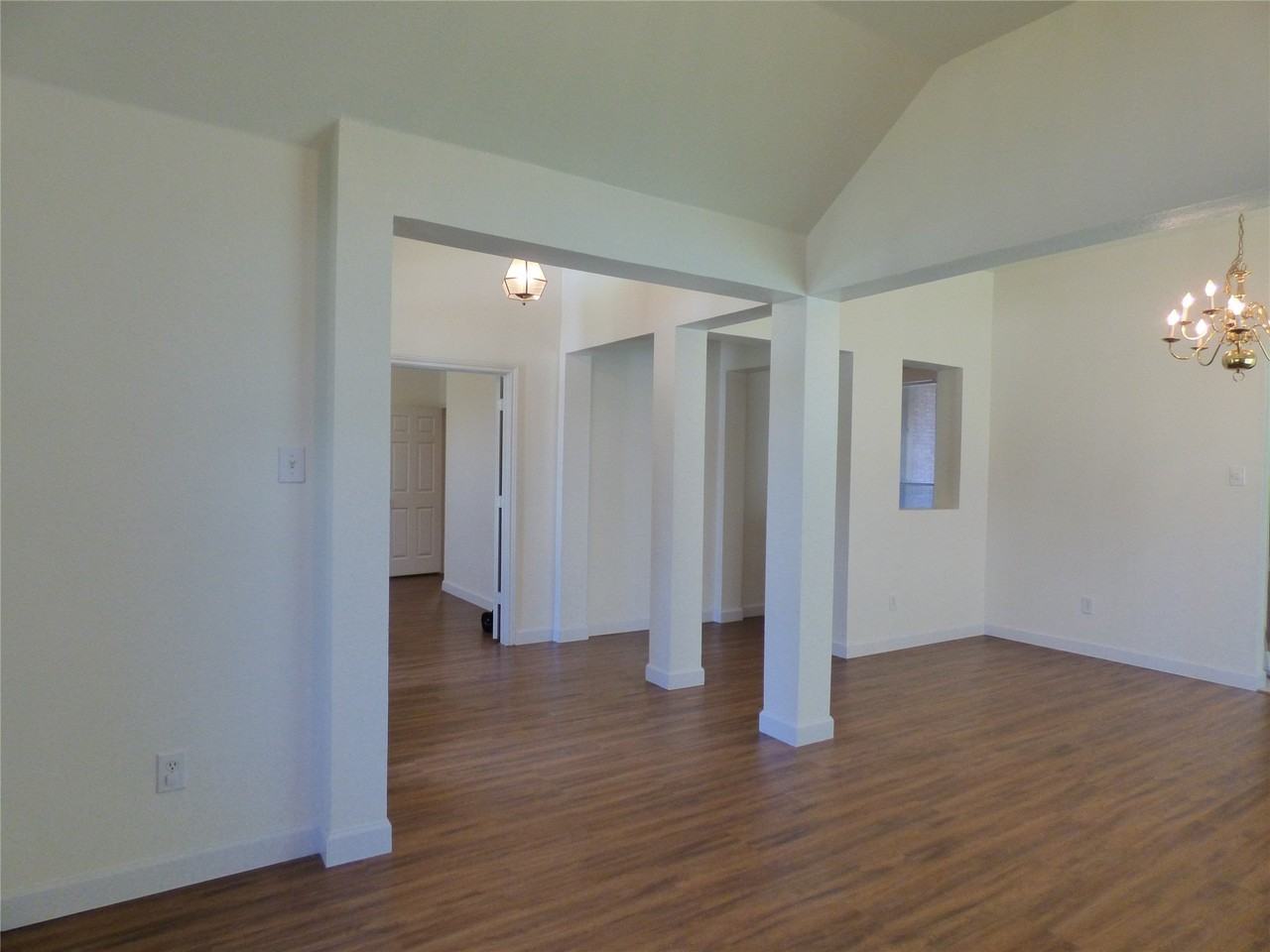 3904 Valez Dr - Photo 6 of 34