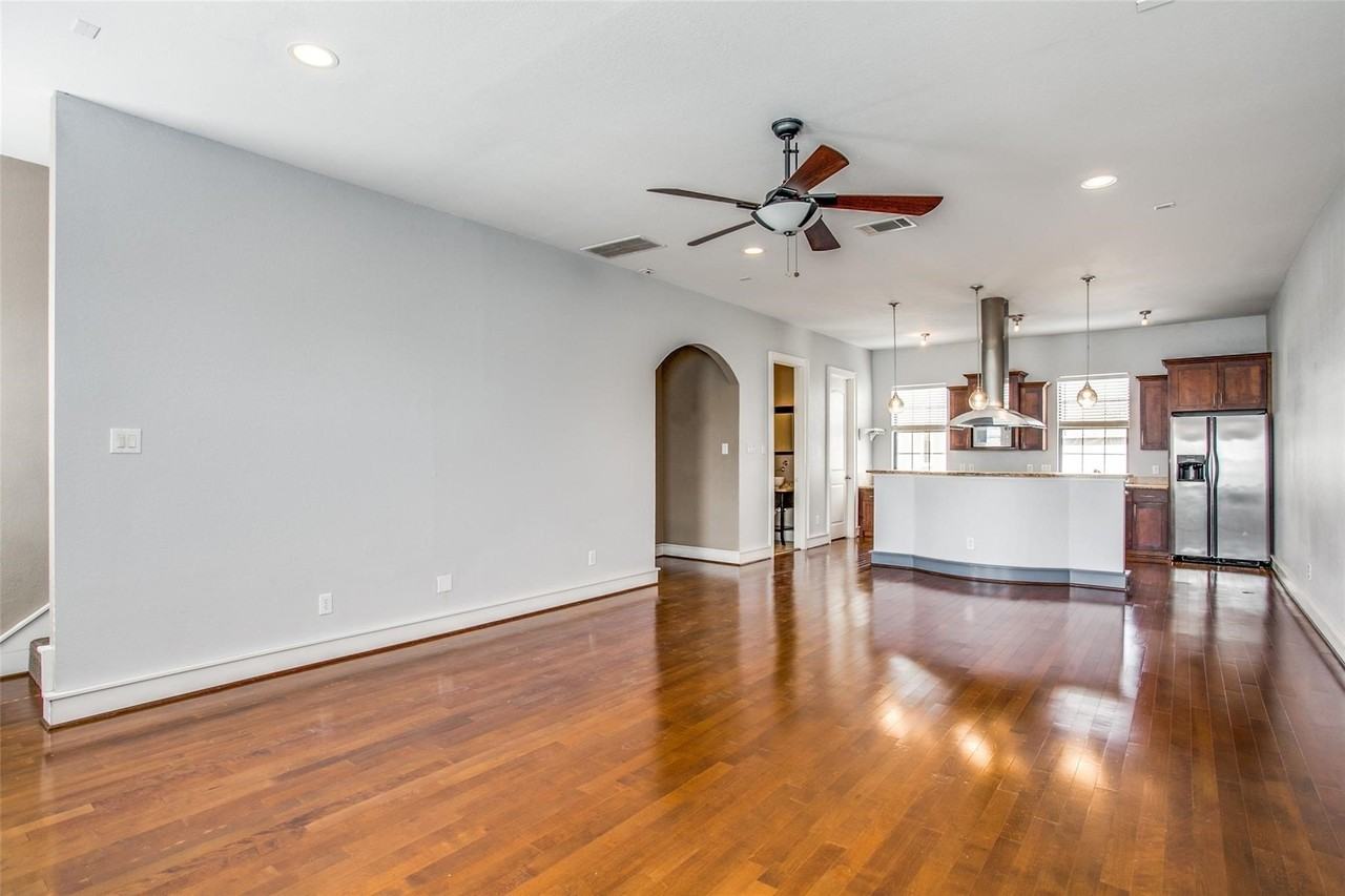3405 Bryan St #F - Photo 3 of 23