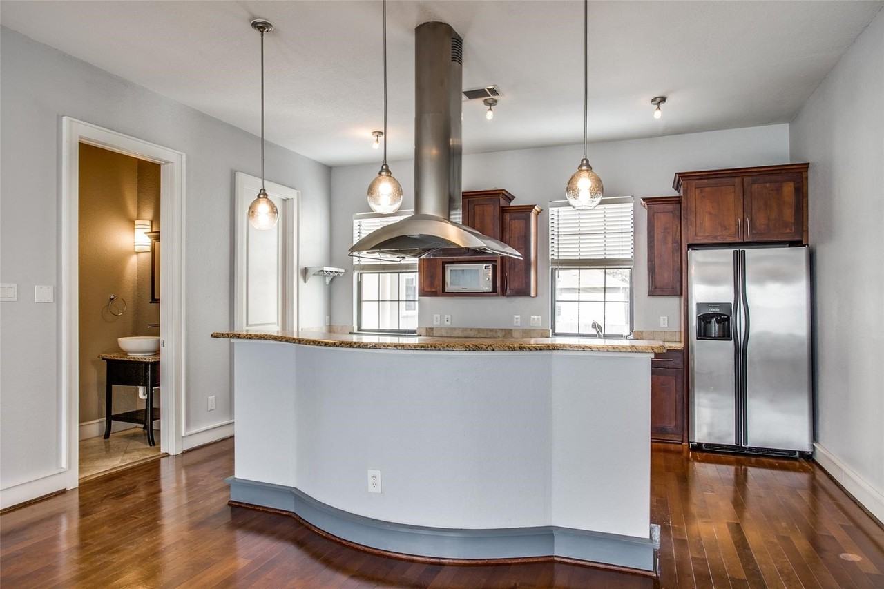 3405 Bryan St #F - Photo 5 of 23