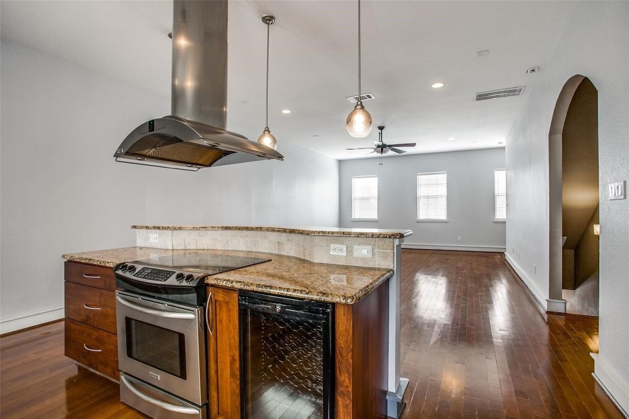 3405 Bryan St #F - Photo 7 of 23
