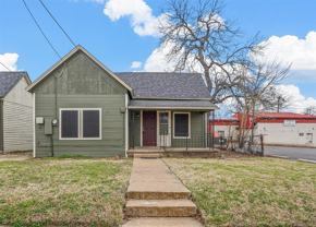 906 E Houston St - Photo 1 of 1