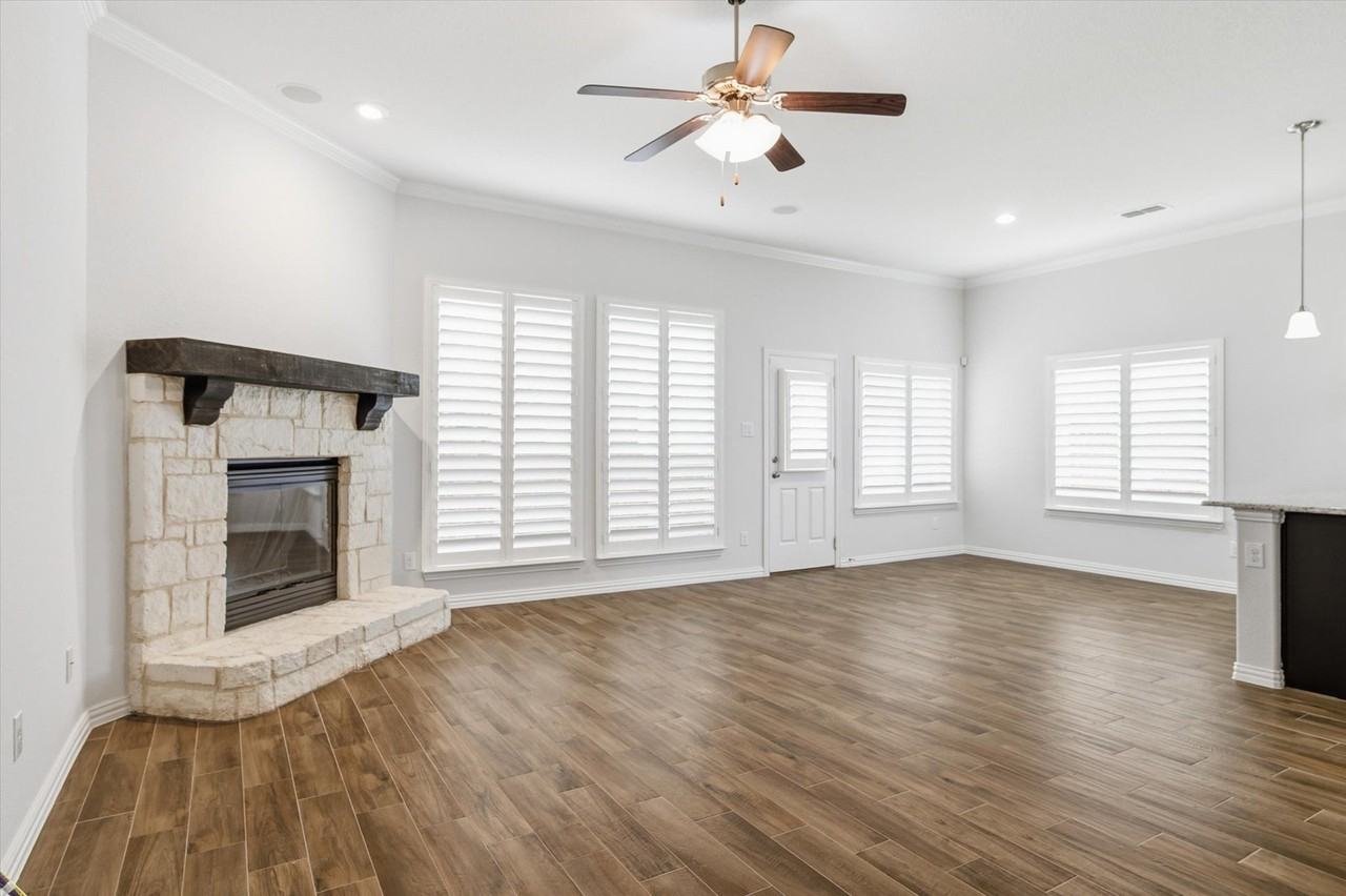 5805 Canyon Oaks Ln - Photo 3 of 24