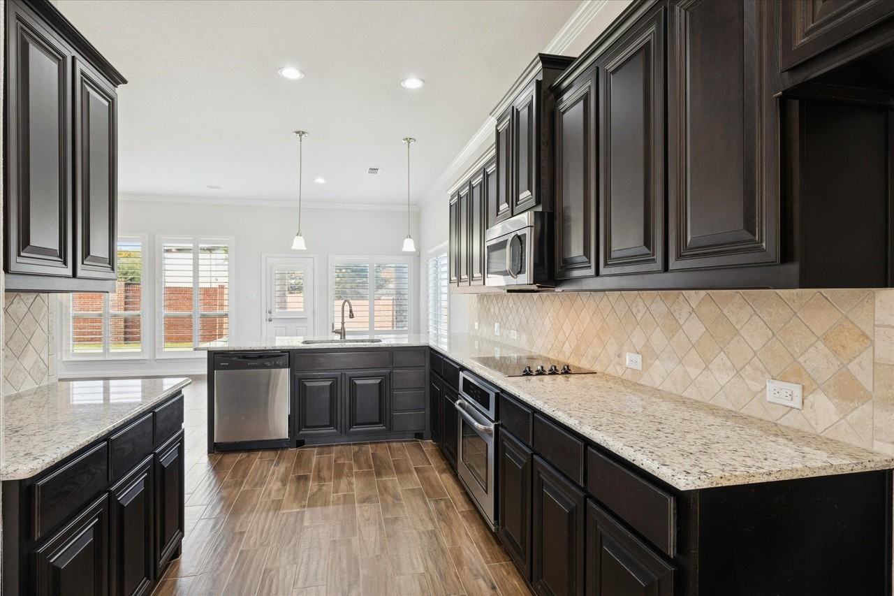 5805 Canyon Oaks Ln - Photo 4 of 24