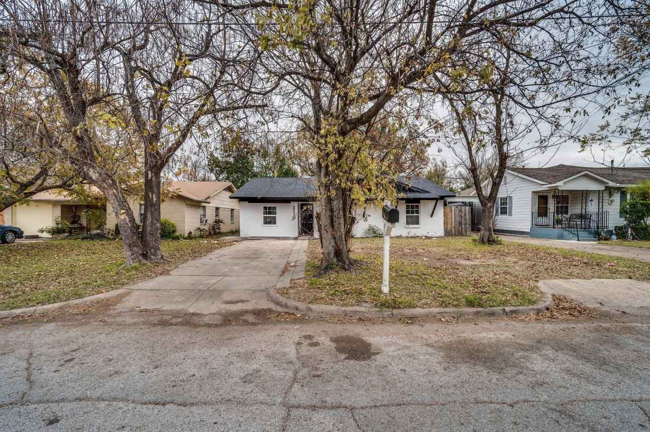 2110 Aggie Dr - Photo 2 of 30