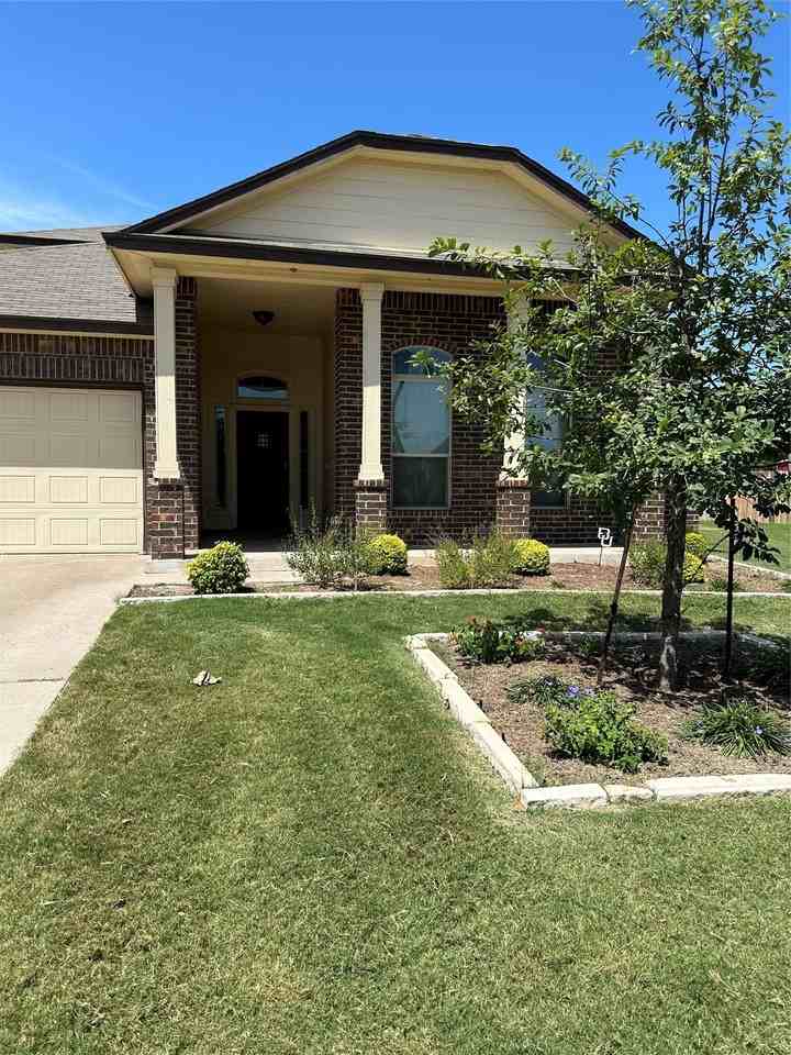 5301 Flat Iron Dr - Photo 2 of 10