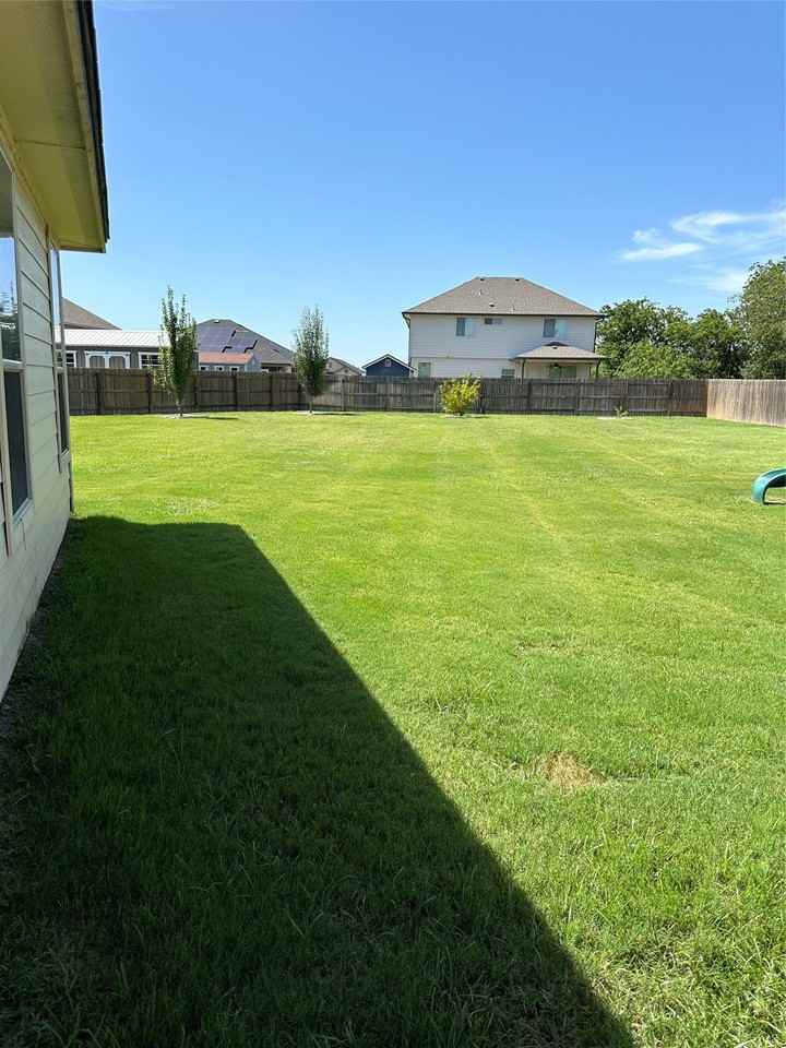 5301 Flat Iron Dr - Photo 5 of 10