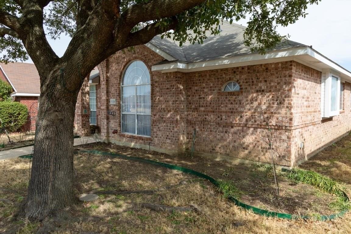 1524 Jessica Ln - Photo 2 of 25
