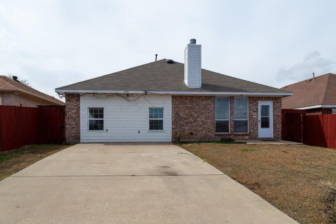 1524 Jessica Ln - Photo 3 of 25