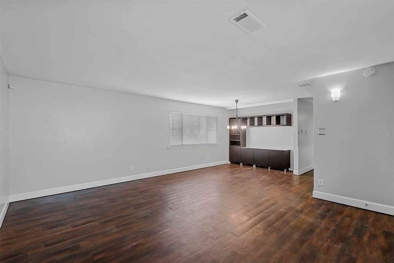 2504 S Fielder Rd - Photo 5 of 18