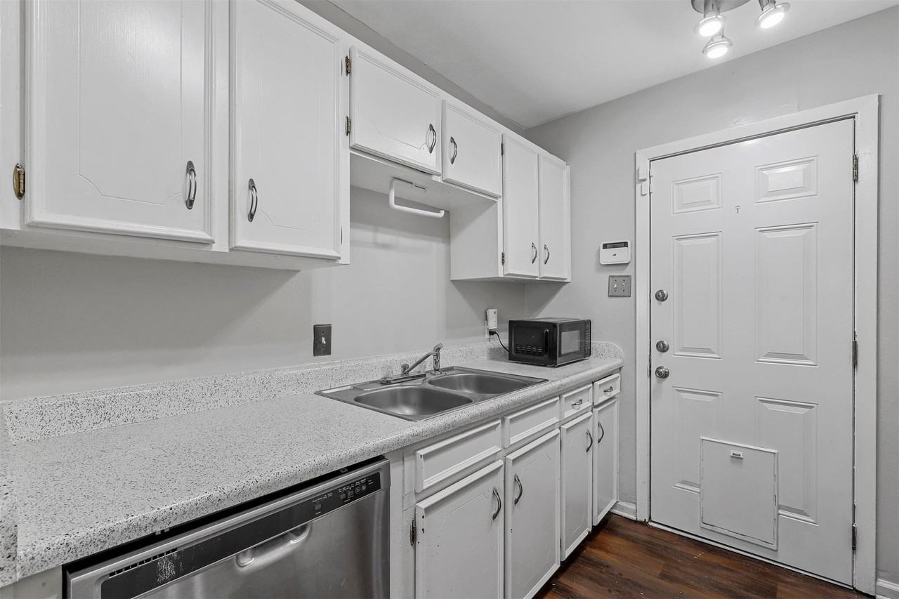 2504 S Fielder Rd - Photo 7 of 18