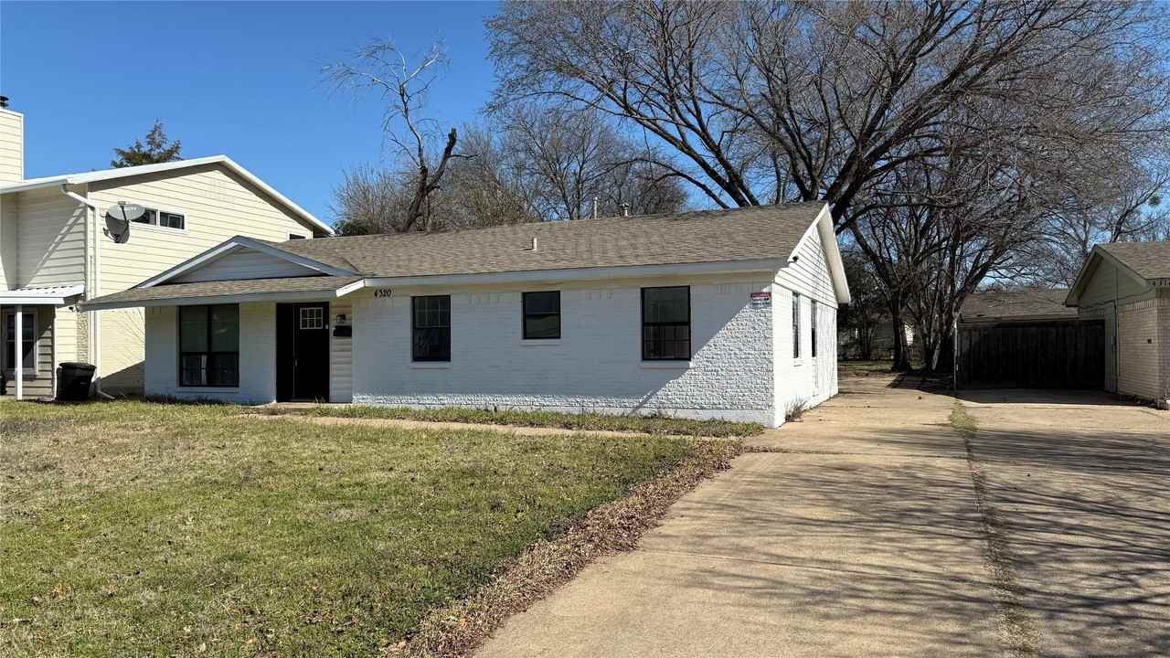 4320 Live Oak Dr