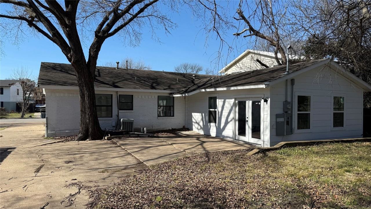 4320 Live Oak Dr - Photo 4 of 20