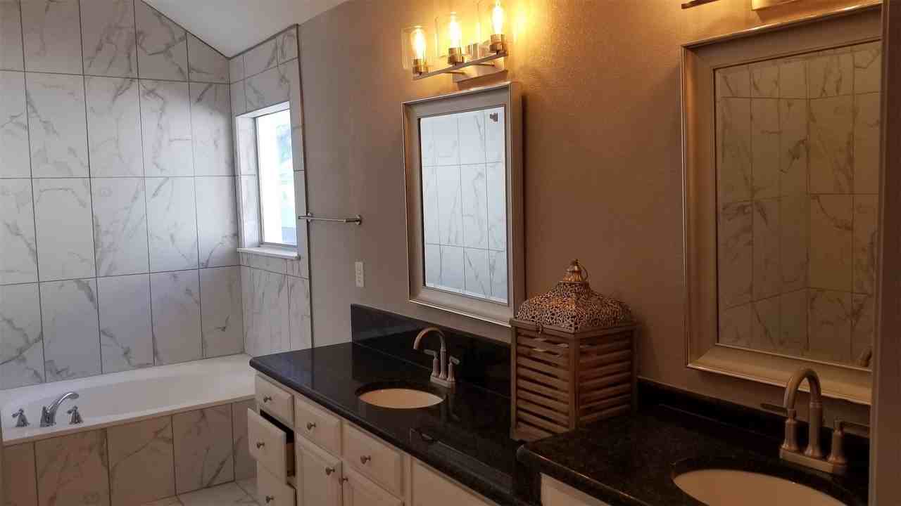 17635 Millwood Pl - Photo 4 of 15