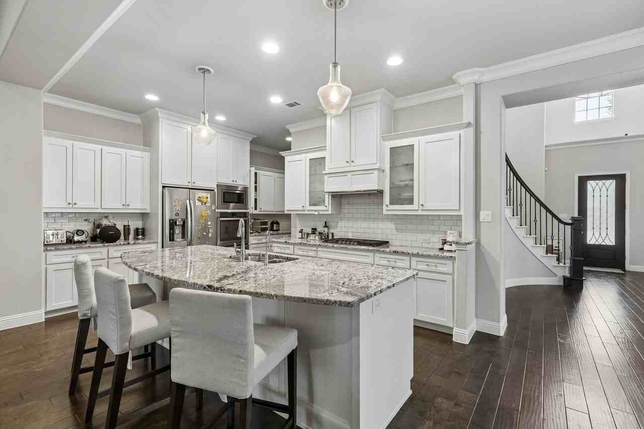 3028 Dustywood Dr - Photo 2 of 39