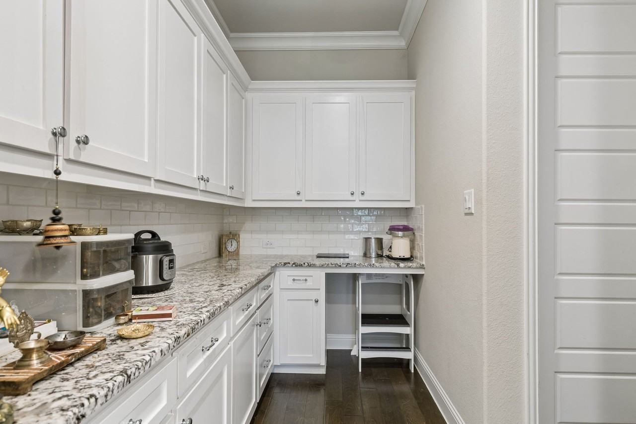 3028 Dustywood Dr - Photo 6 of 39