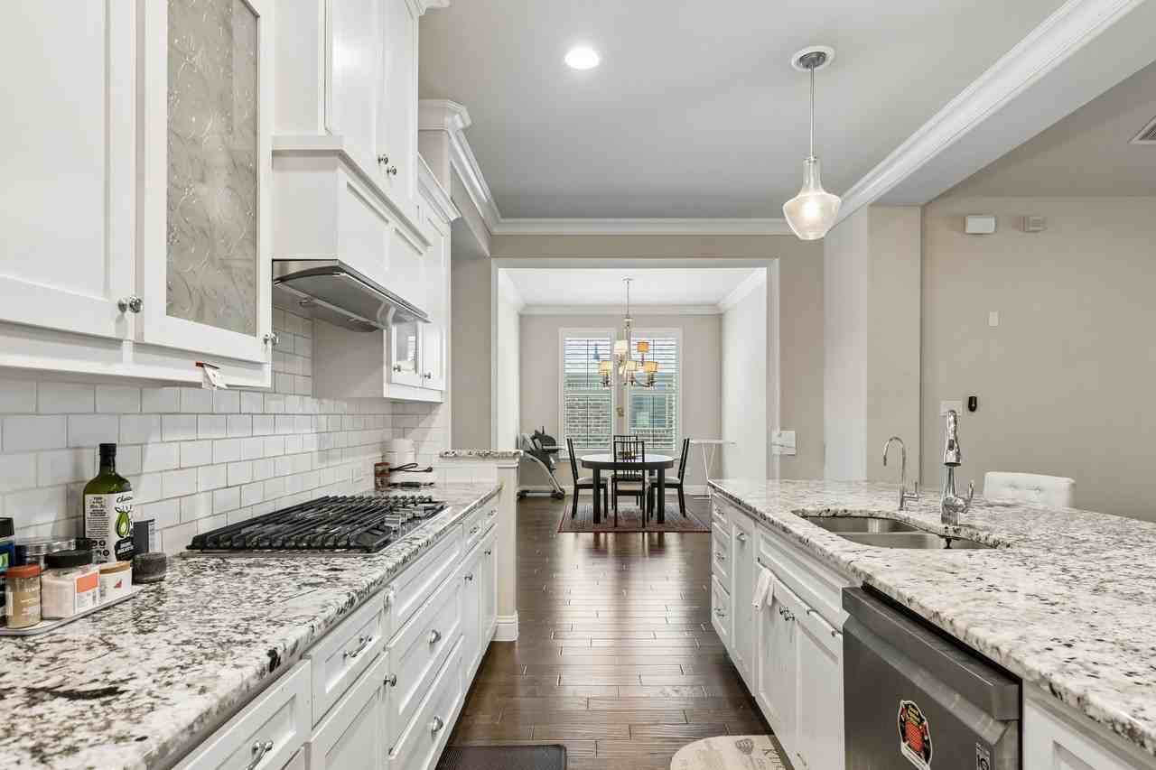 3028 Dustywood Dr - Photo 7 of 39