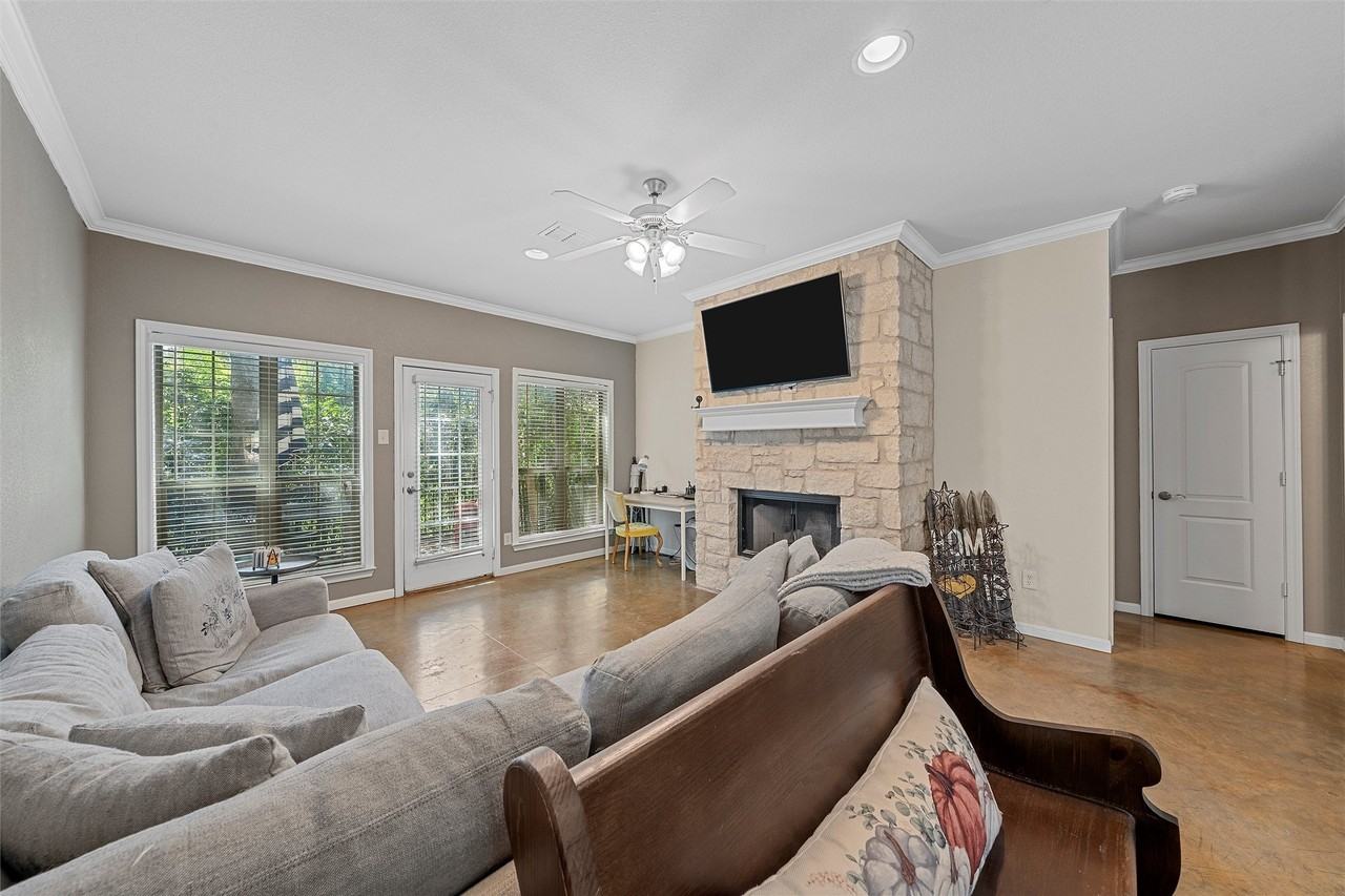 2823 Savannah Ct - Photo 5 of 19